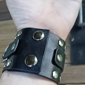 Hot topic cuff studded bracelet